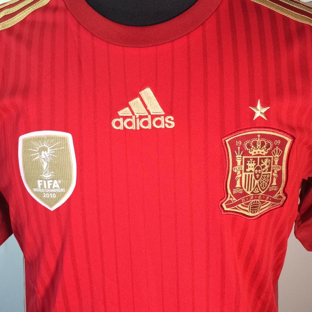 Spain Home Jersey - OPEN TO OFFERS!😊💵💵💵 - Picture 5 of 6